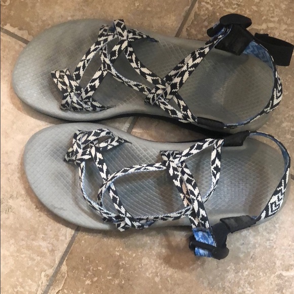 Chaco Shoes - Chacos women’s 7.5